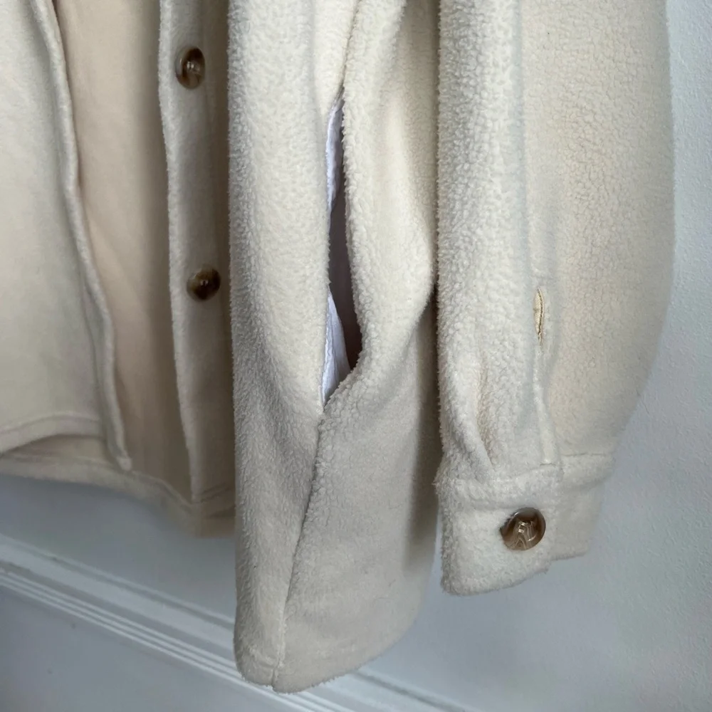 Rhythm. Reverse Fleece Shacket - Picture 8 of 10